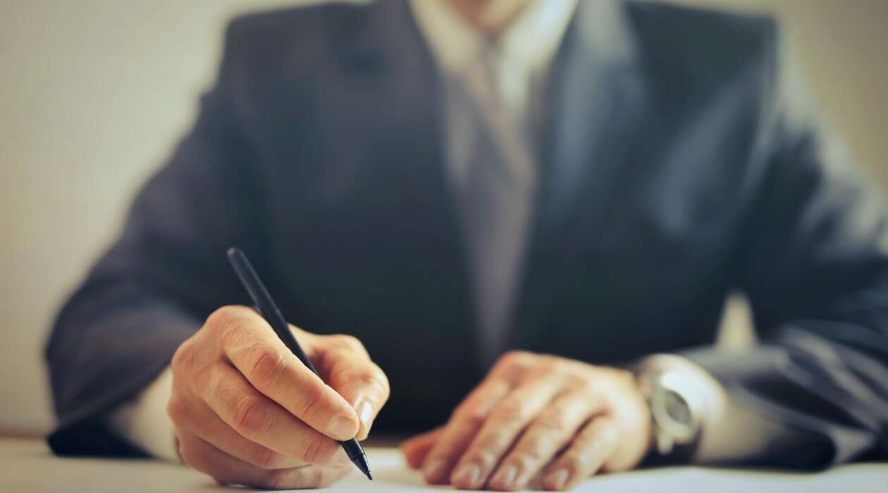 marchés publics scène de bayssan beziers